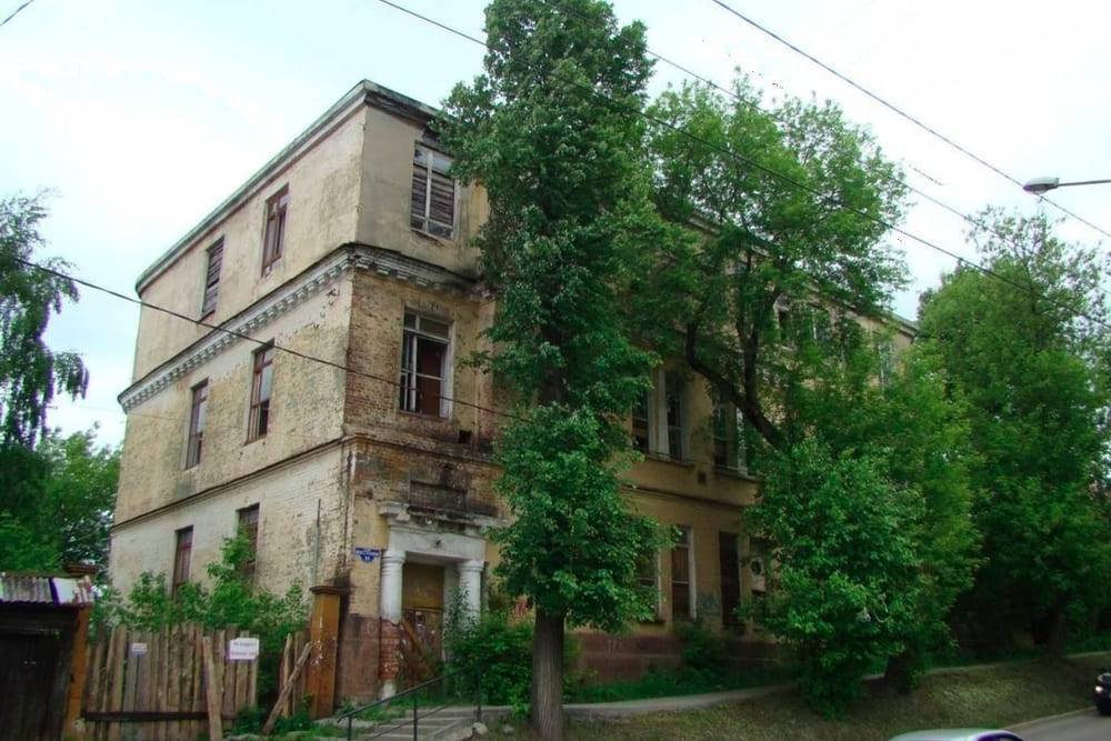 ​В Перми пройдет аукцион на право приватизации исторического здания школы по ул. Восстания