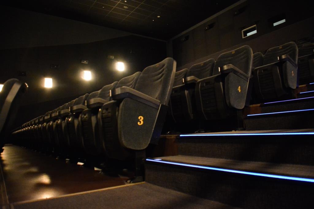 ​В кинотеатре в «IMALL Эспланада» отменили все сеансы в день траура