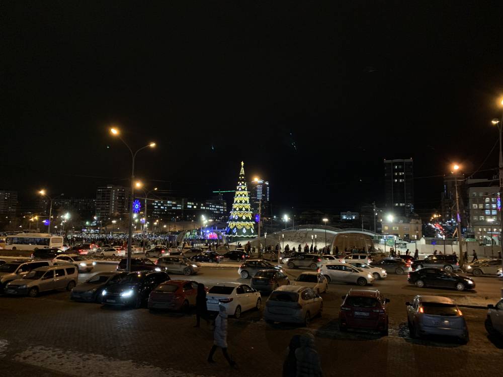 ​Власти не планируют отказываться от проведения новогодних елок в Пермском крае