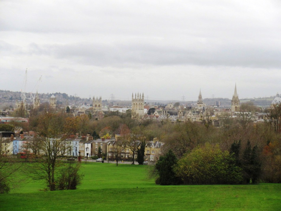 Oxford email. Оксфорд город. Оксфорд фото города. Оксфорд город Хедингтонская акула. Оксфорд город башня Каракас.