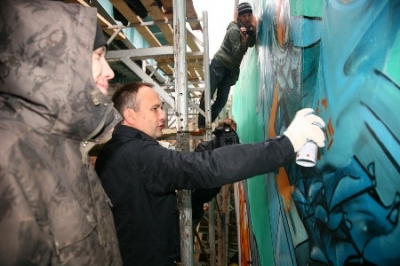 Штрихи Олега Чиркунова украсили самое большое в России граффити